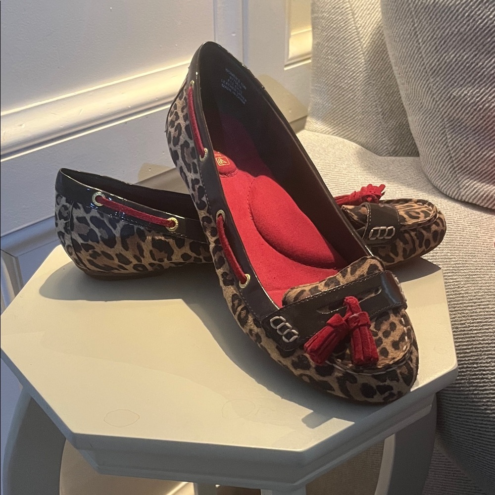 Sperry Leopard Print Women's Size 10 Loafers with Red Tassels